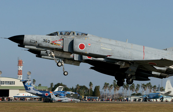 图文:日本空中自卫队计划2010年退役F-4战机