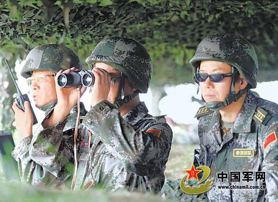 和平使命联合军演举行首次实装实弹合练(组图)