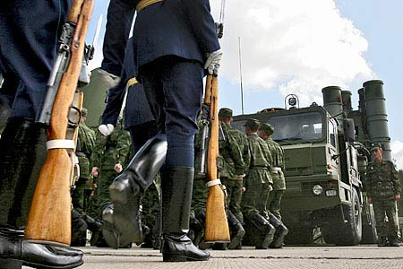 ͼ�ģ�S-400�Ƕ������۷���ϵͳ�����Ƚ�һ��