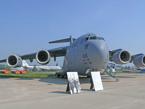 图文：美国空军展出C-17A战略运输机