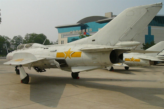 图文:中国初教-6型初级教练机