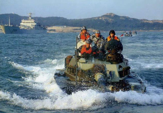 解放军海陆空三军超强火力抢滩登陆 - zinsser_