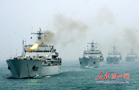 图文：解放军东海舰队编队防空
