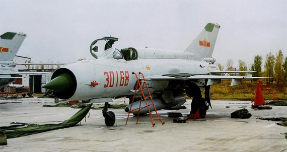 图文:中国空军现役的歼七III轻型战机