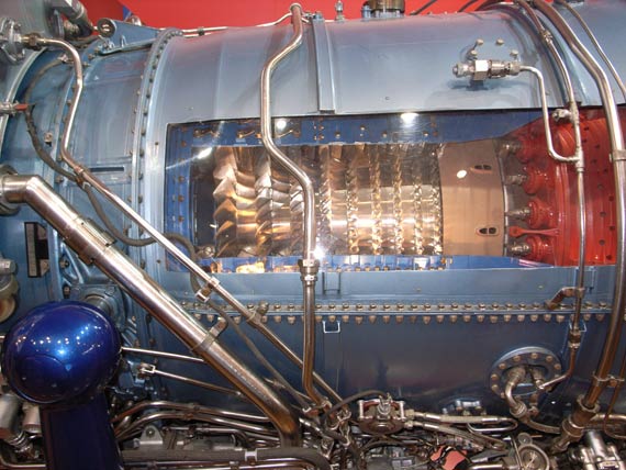 图文:AL-31FN扇发动机中部结构特写