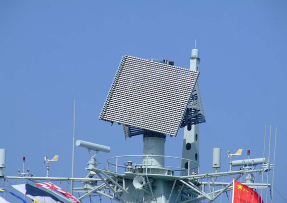 图文:中国海军168舰顶板特写