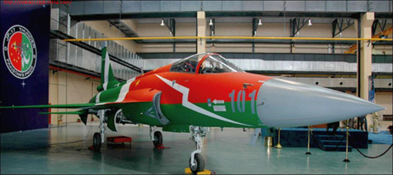 文:巴基斯坦向中国订购250架新型JF-17雷电战