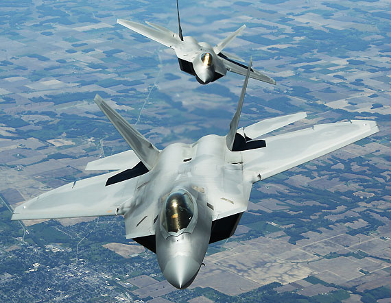 图文:美国空军F-22战机