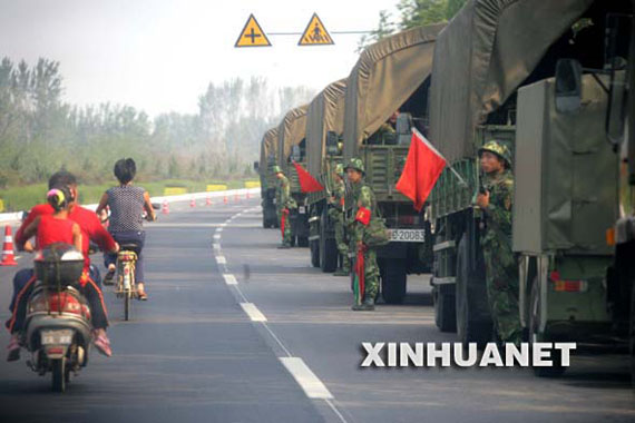 组图：确山-2007实兵演习万人千车大机动
