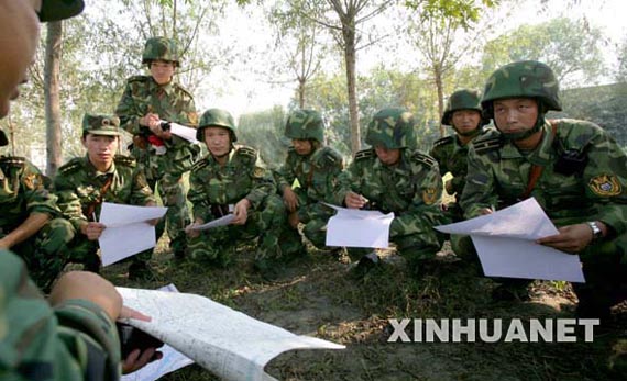 组图：确山-2007实兵演习万人千车大机动