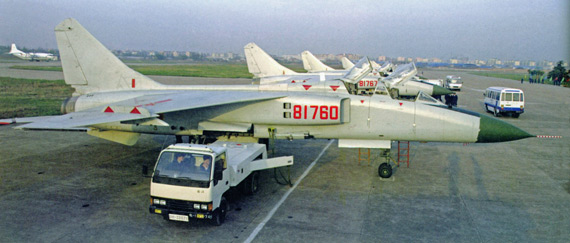 图文:中国军用机场的飞豹机群