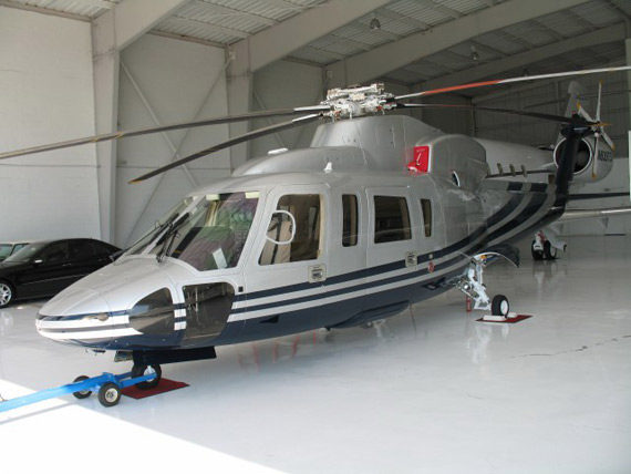 图文:西科斯基公司生产的S-76C型直升机