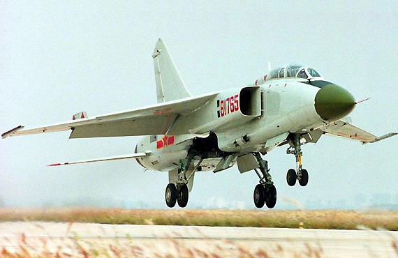 图文:飞豹战机起飞