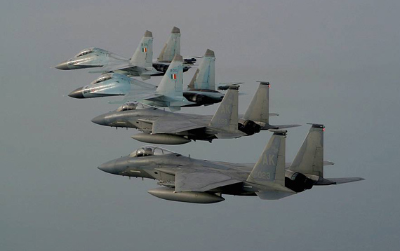 图文:2004年美国曾派出F15C赴印度军演