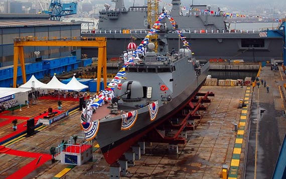 韩国海军装备最新型喷水推进高速导弹攻击艇