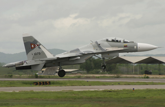 图文：委内瑞拉空军苏-30MK2战机升空
