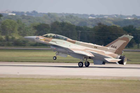 图文：以色列空军引进的最新型F-16I战斗轰炸机