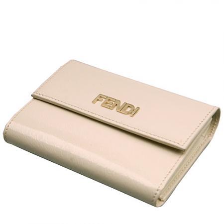 <em>Fendi芬迪</em> 象牙白浮雕LOGO抛光牛皮三折<em>钱包</em>