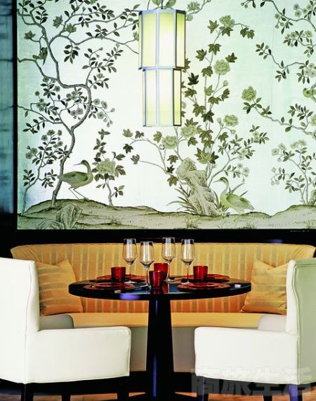 金阁餐厅装饰风格中西合璧，典雅精致。