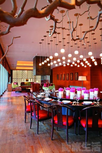 主席台中餐厅的设计用抽象写意向老北京致敬。