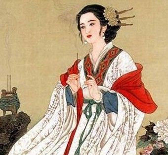 貂蝉长了一对小耳朵。 貂蝉长了一对小耳朵。