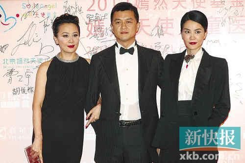 李亚鹏募捐5460万元后小店吃汤面(图) 李亚鹏募捐5460万元后小店吃汤面(图)