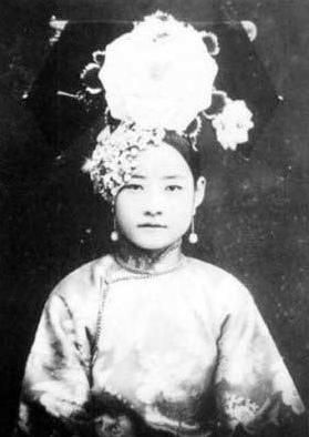 神似李宇春的清末格格 神似李宇春的清末格格