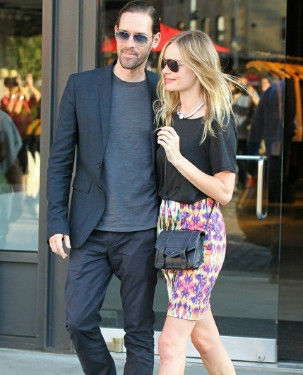 点击图片进入下一页