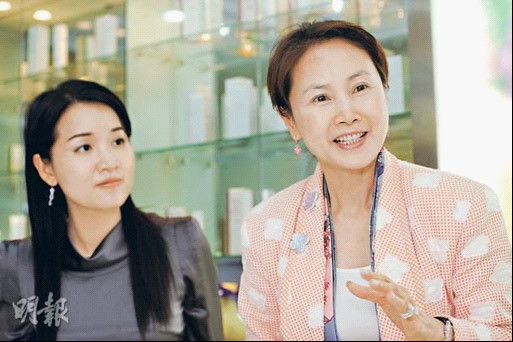 JaneClare董事总经理李慧贤(右)和副董事总经理杨明霞