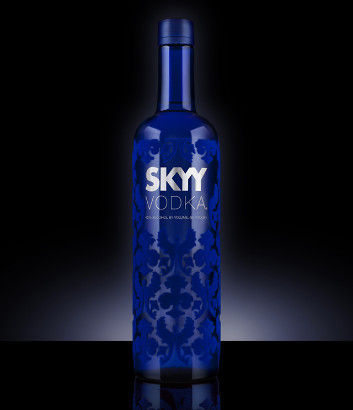 SKYY冬季深蓝绒毛酒瓶伏特加