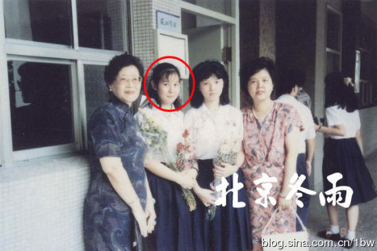 刘若英在学校里