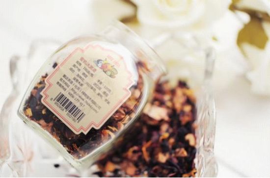 花果茶中有多种花、果的植物原料 花果茶中有多种花、果的植物原料
