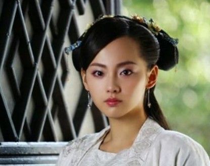 《精忠岳飞》张嘉倪疑整容 素素麻木应对传闻