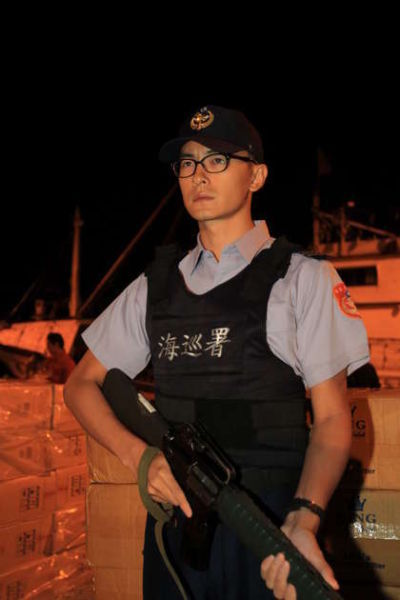 郑元畅服兵役期间曾缉查走私烟