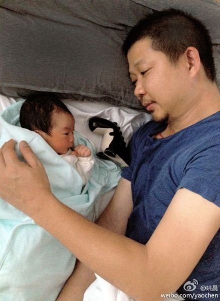 土豆父子深情对望