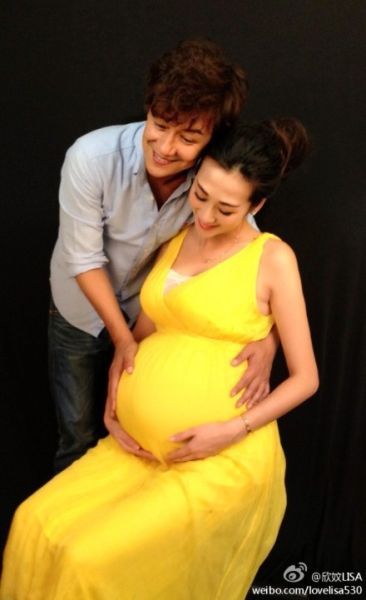 夫妻甜蜜恩爱
