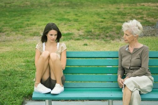 大龄女吐槽老妈们诉苦 未婚80后“危机四伏”