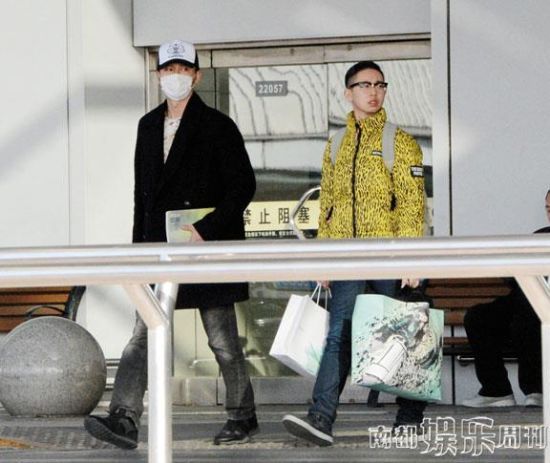 李晨同日也回到北京。