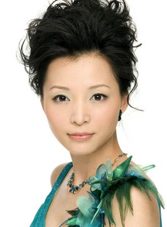 组图:明星发型 知性女主持董卿11款优雅美发