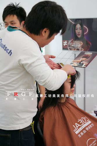 发型精选:超有白领气质的时尚卷发(组图)