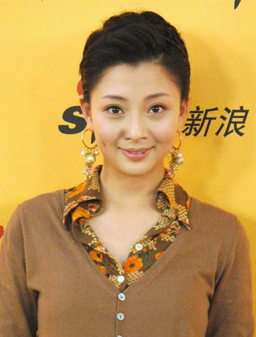 组图:殷桃烟薰妆写真 清新甜美变妩媚狂野(7)