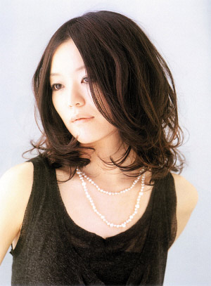 发型赏析：超有女人味的妩媚小波浪(组图)