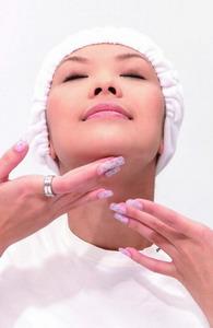 警惕:<em>松弛颈部肌肤</em>令你显老5岁(组图)(3)_新浪