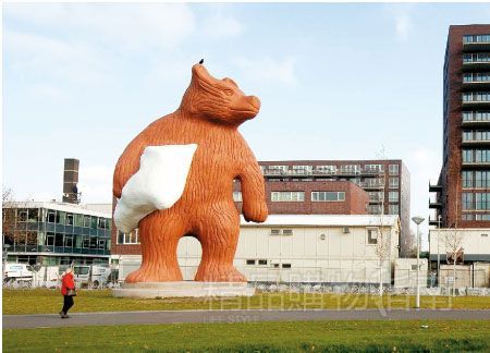 5.《铸钢人》(Steelman),2011年,荷兰阿姆斯特丹,6×5×11米 5.《铸钢人》(Steelman),2011年,荷兰阿姆斯特丹,6×5×11米
