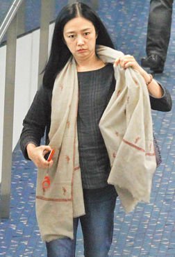 近日香港媒体报导,47岁"华嫂"朱丽倩已怀子4个月,上月底还拍到她飞