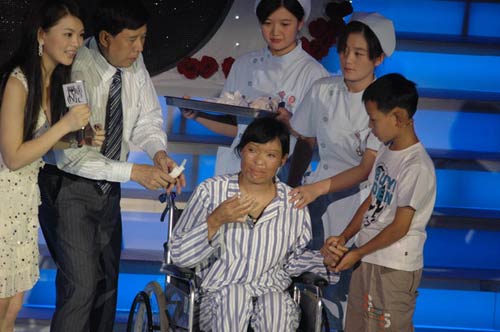 快讯:张庚琼睁开双眼重见光明(图)