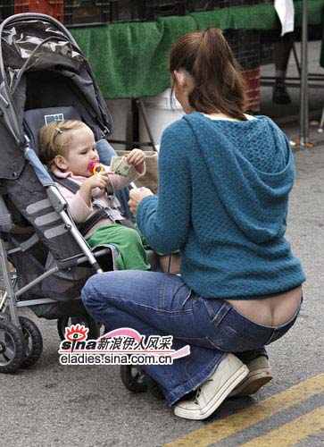 组图:搭配课堂 低腰牛仔裤美丽不走光