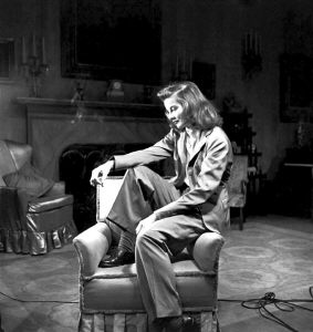 组图:明星装扮 着装延续好莱坞女星风尚(7)