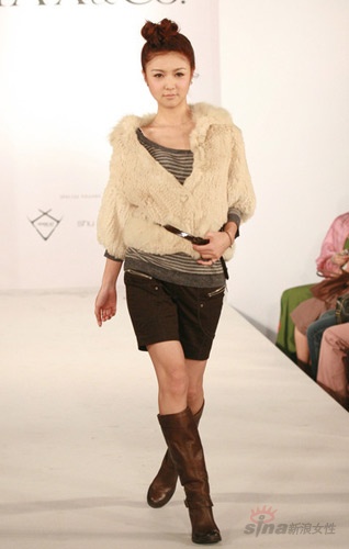 组图:明星装扮 秋日美靴怎么搭衣服才好看(8)