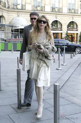 组图:寇特妮-洛芙赶赴Chloe品牌秀(5)